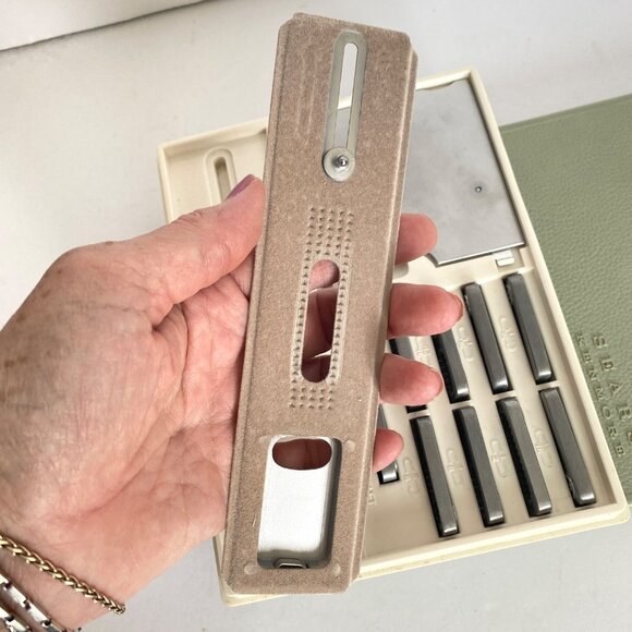 Sears Kenmore Buttonholer Zig-Zag Sewing Machine Accessories Kit Model 17501 Vtg - Picture 8 of 16